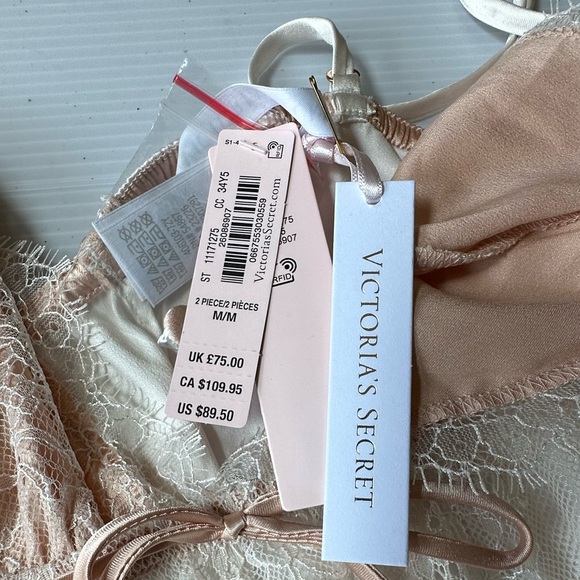 Victorias Secret Satin Sheer Lace Top & Bottom NWT Medium - Picture 5 of 5